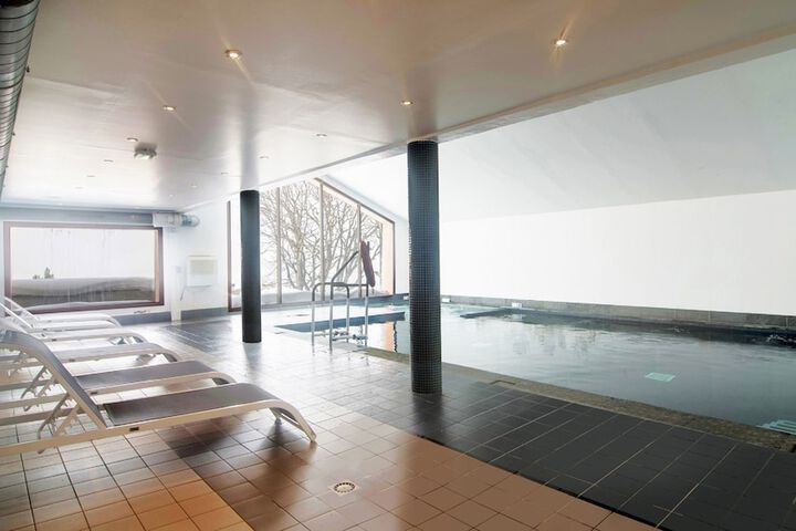 Hotel Pool