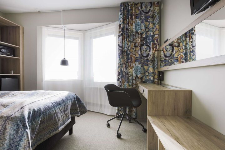 Room 44 of 95
