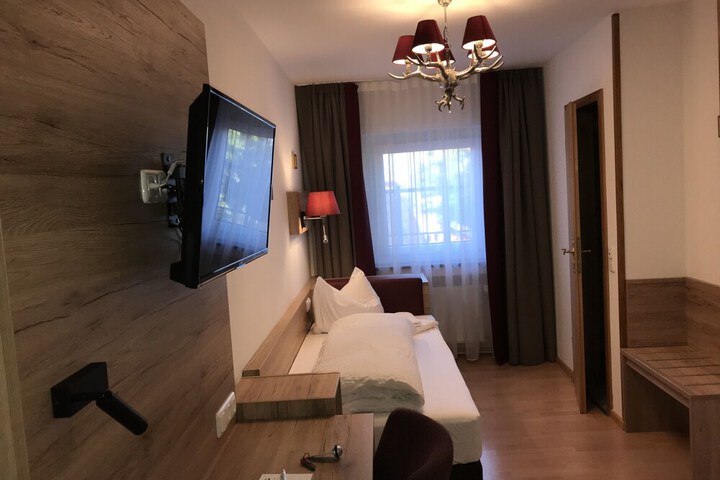 Room 10 of 47