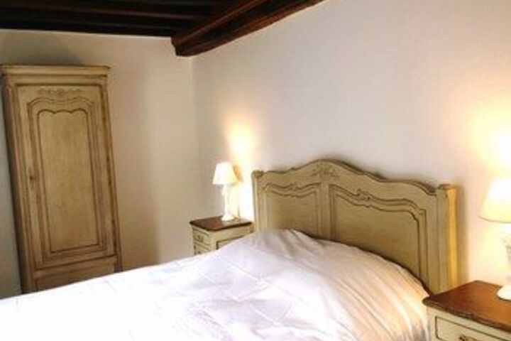 Room 4 of 13