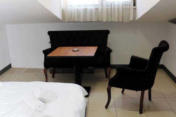 Room 48 of 108