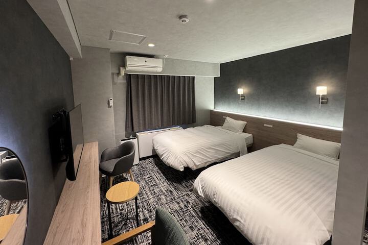 Room 6 of 53