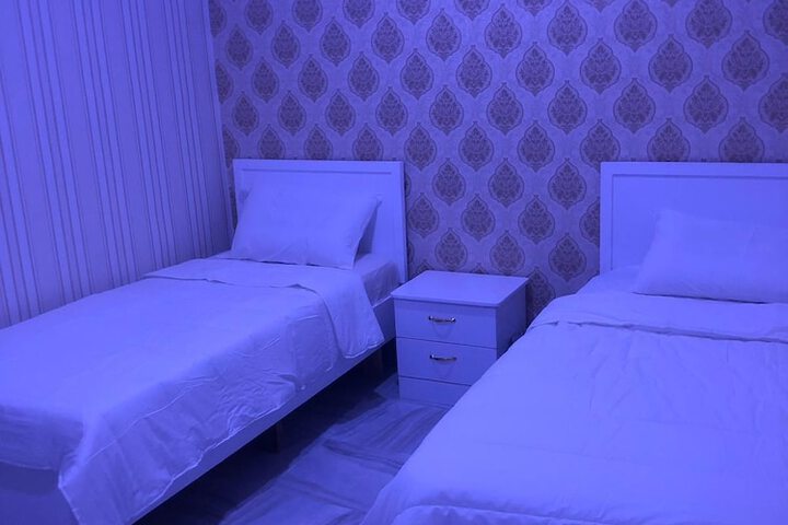 Room 4 of 7