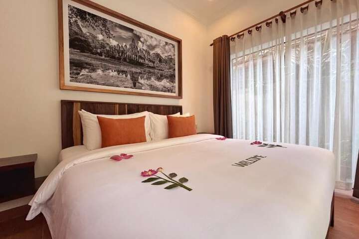 Room 3 of 96