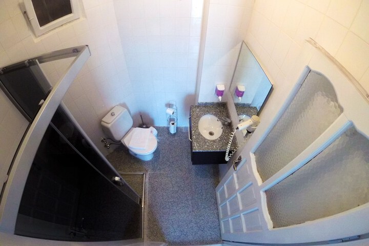 Room 54 of 93