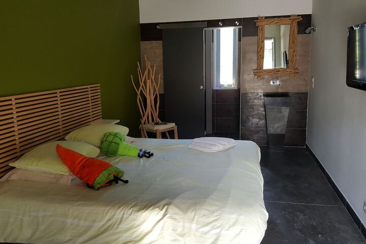 Room 13 of 39