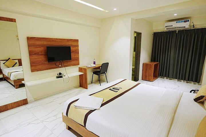 Room 25 of 43