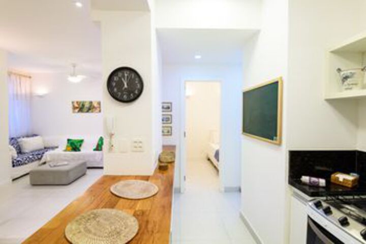 Room 27 of 29
