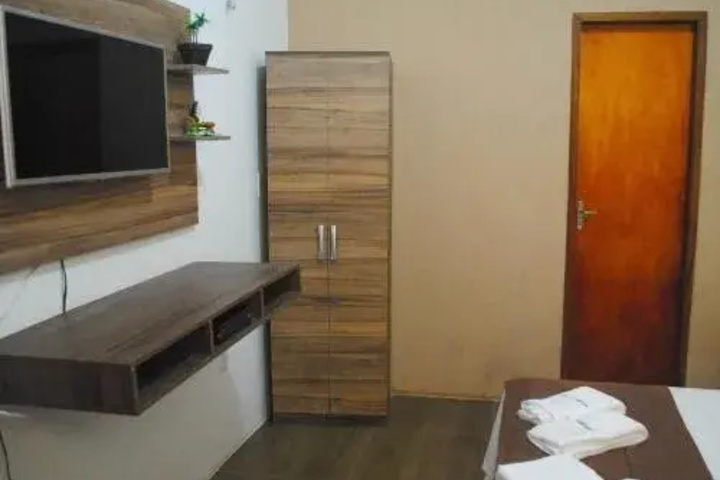 Room 4 of 24