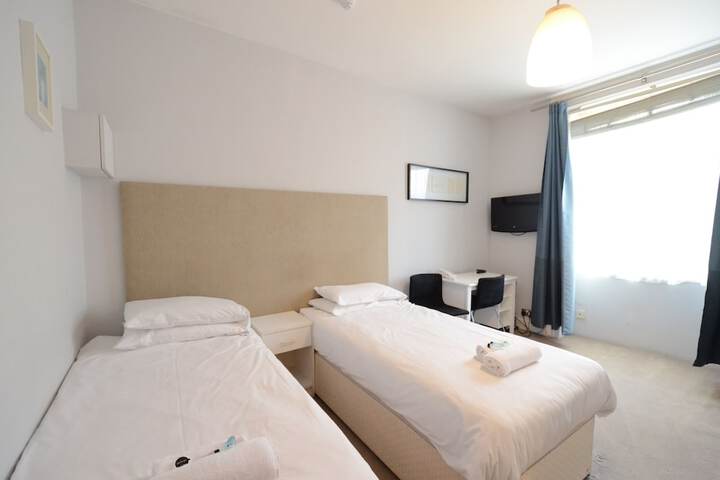 Room 255 of 371