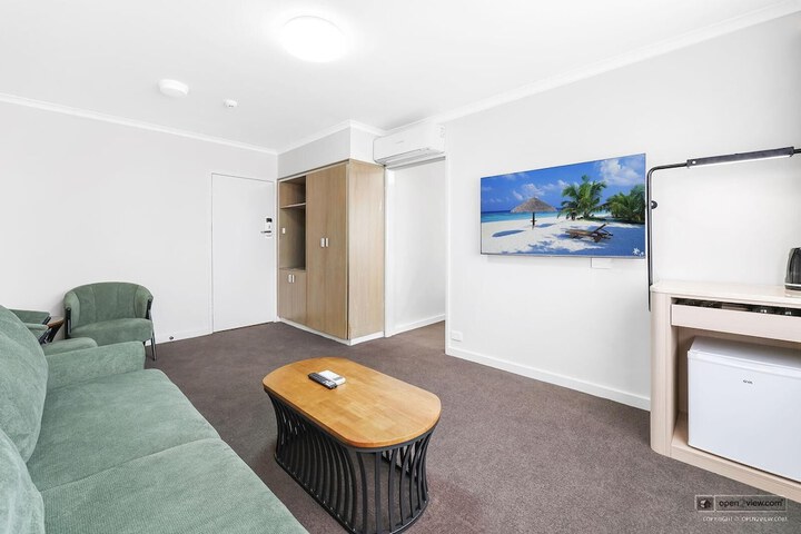 Room 34 of 67