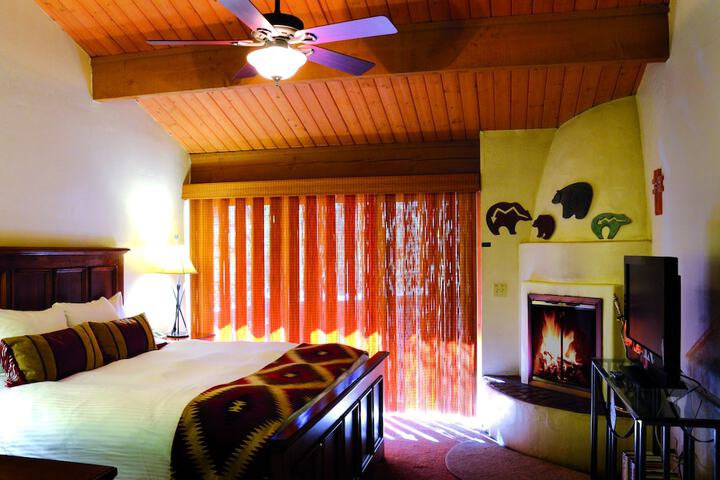 Room 25 of 152