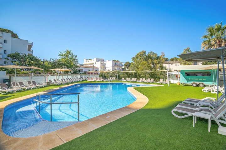 Pool Hotel