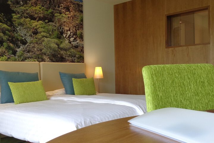 Room 3 of 32