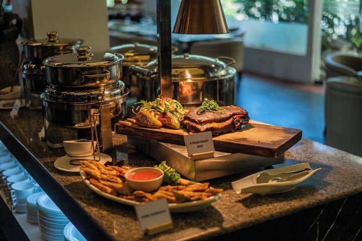 Lounge 58 of 66