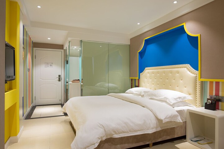 Room 19 of 33
