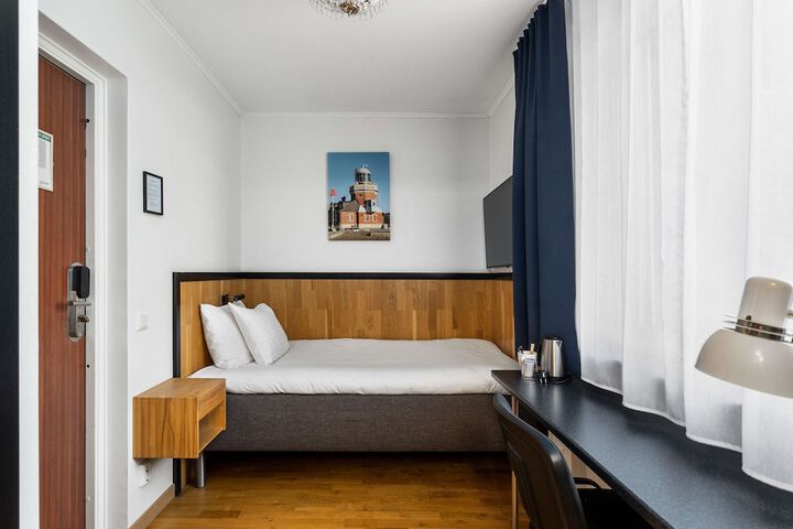 Room 22 of 65