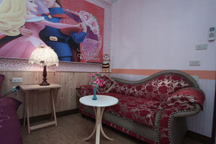 Room 15 of 16