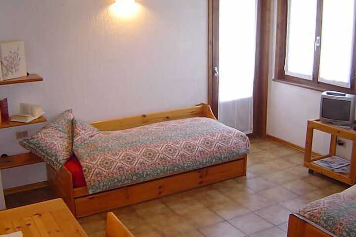Room 16 of 39