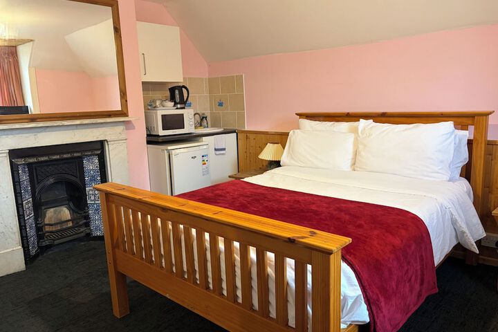 Room 6 of 73