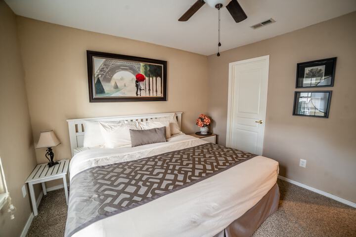 Room 4 of 94