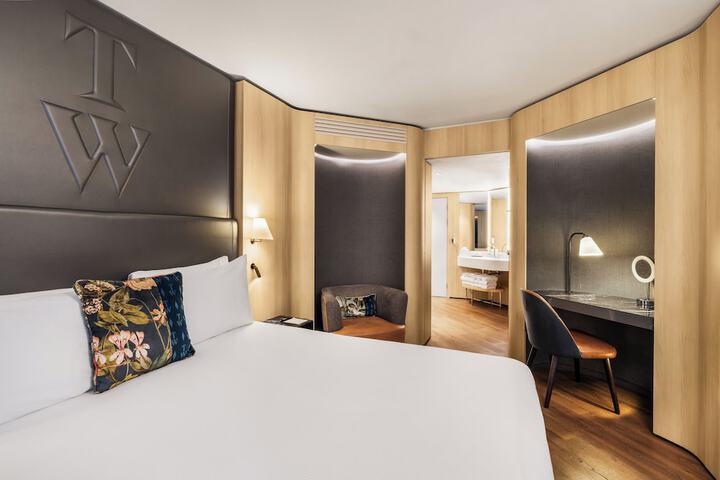 Room 47 of 94