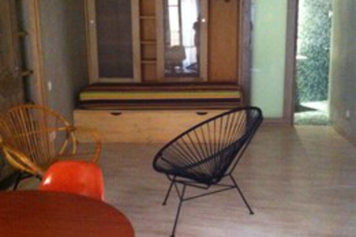 Room 9 of 16