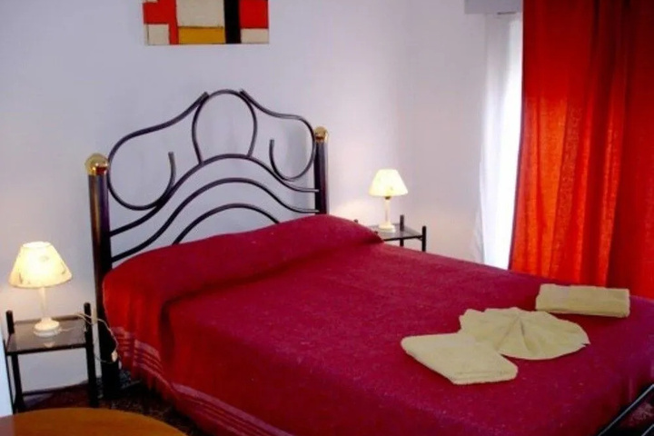 Room 4 of 6