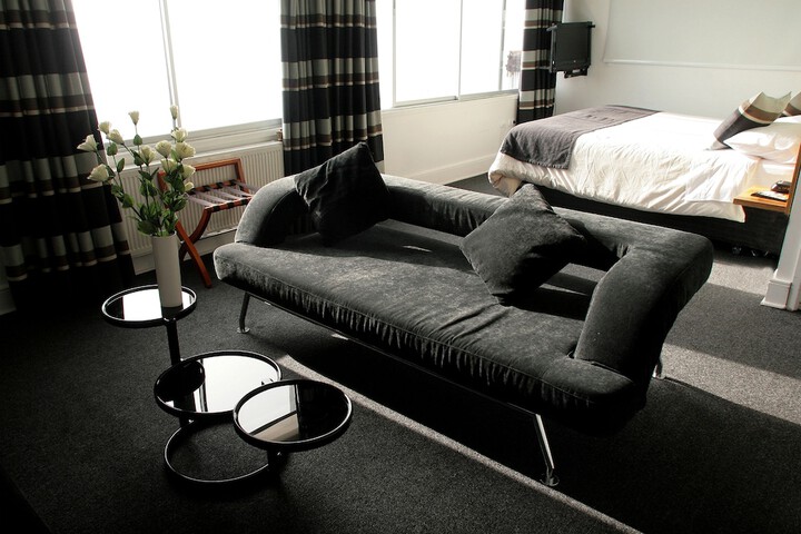 Room 6 of 39