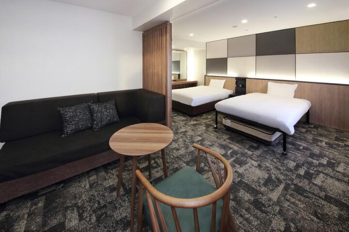 Room 14 of 25