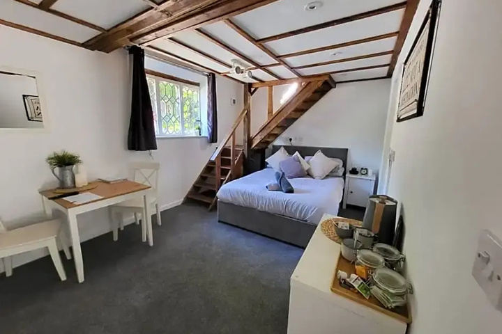 Room 3 of 15