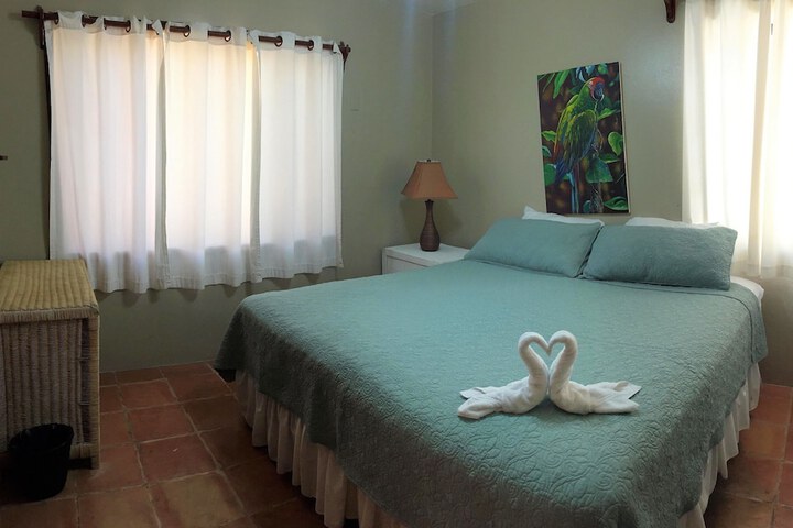 Room 4 of 35