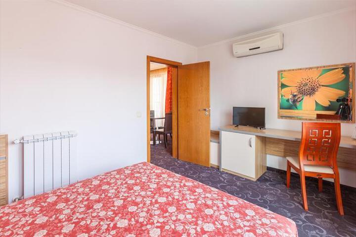 Room 15 of 62