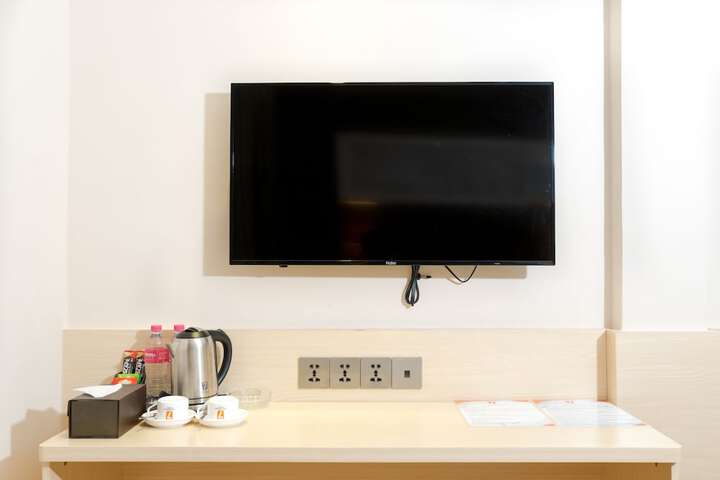 Room 15 of 61
