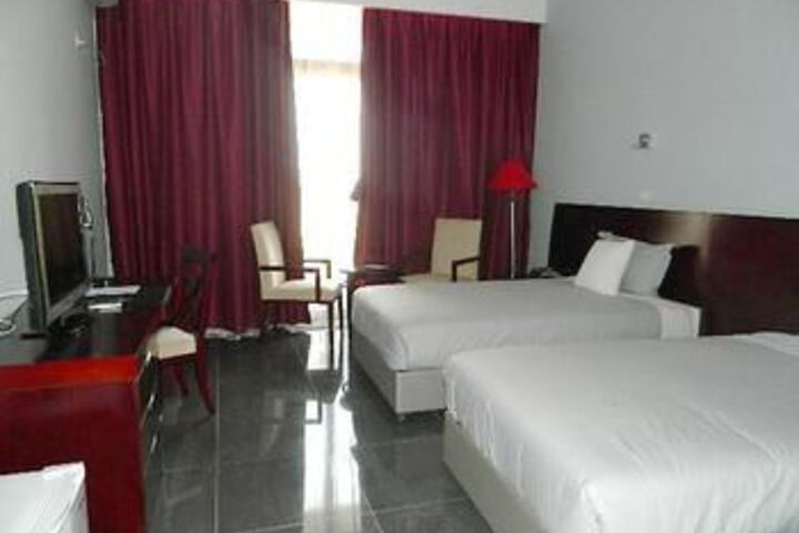 Room 5 of 24