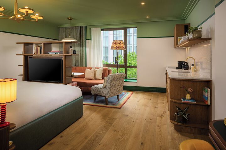 Room 21 of 79