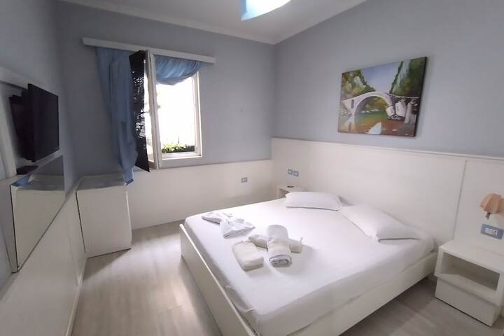 Room 5 of 15