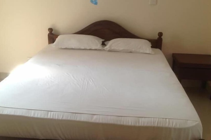 Room 3 of 8