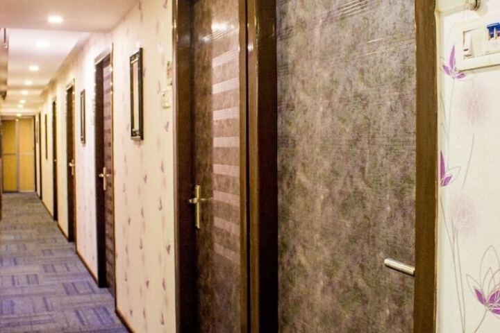 Ballroom/Hall 41 of 49