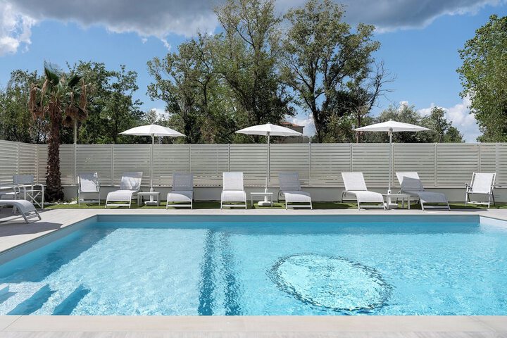 Hotel Pool