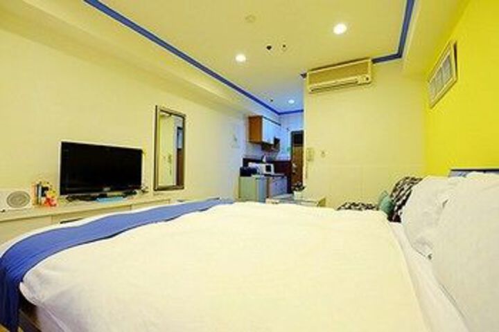 Room 4 of 26