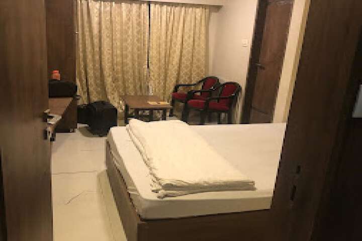 Room 3 of 7
