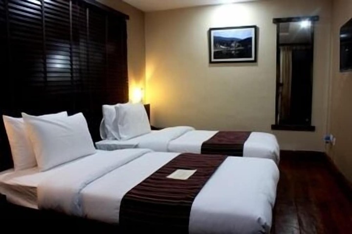 Room 6 of 15