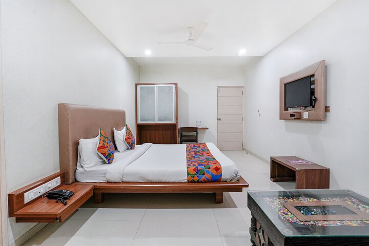 Room 26 of 34