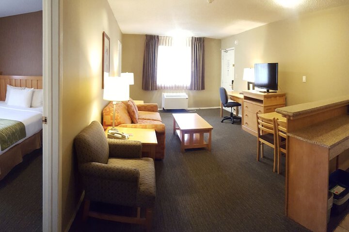 Room 6 of 78