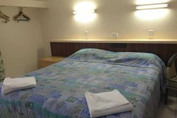 Room 6 of 35