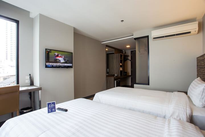 Room 8 of 38