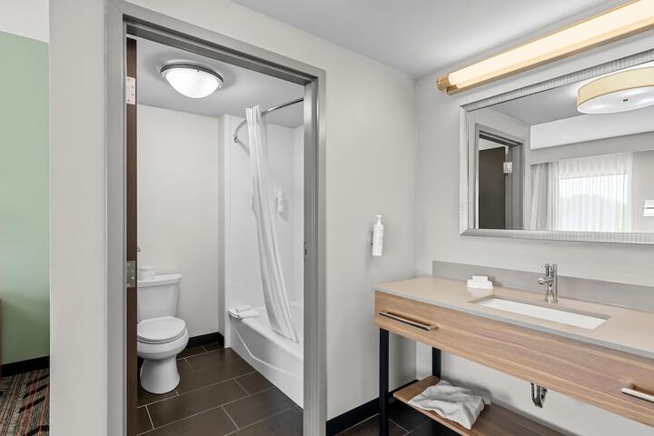 Room 40 of 53