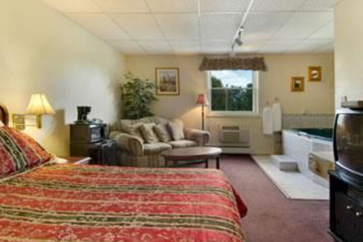 Room 10 of 18