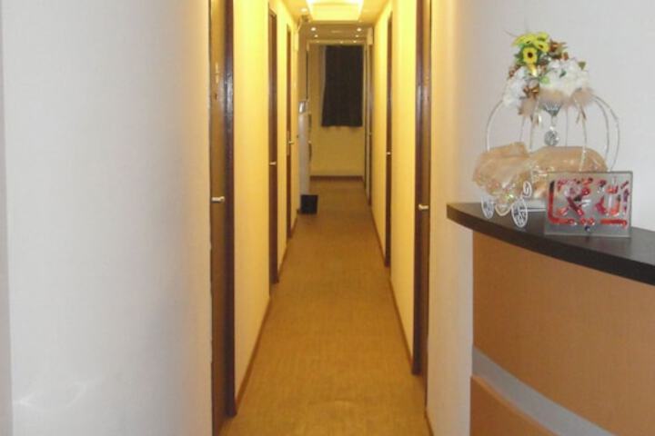 Ballroom/Hall 30 of 33